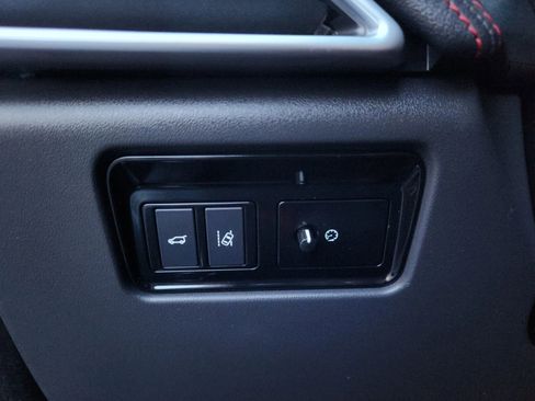 Used 2017 Jaguar F-PACE S image 11