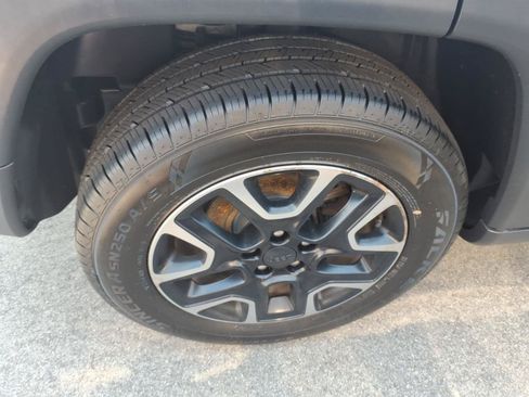 Used 2019 Jeep Compass Trailhawk AWD/4WD image 6