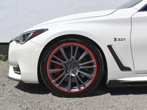 Used 2017 INFINITI Q60 Red Sport 400 RWD image 5