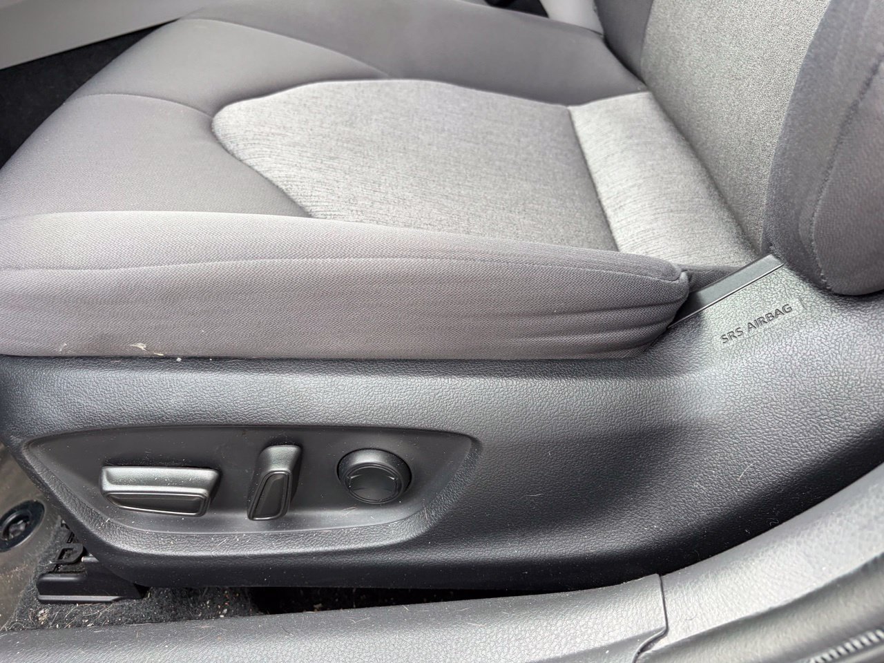 Used 2023 Toyota Camry LE FWD image 5