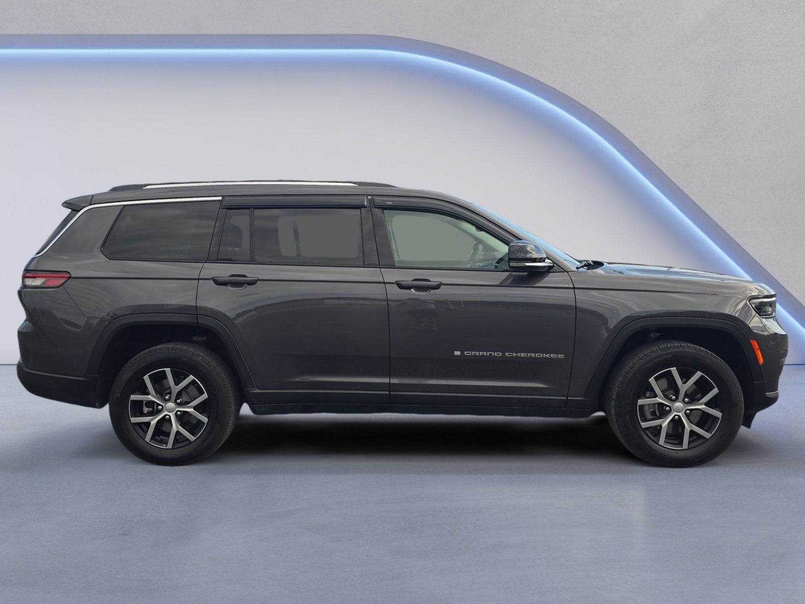 Used 2024 Jeep Grand Cherokee L Limited AWD/4WD image 7