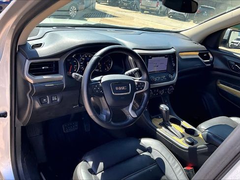 Used 2017 GMC Acadia Denali image 16