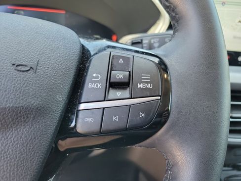 Used 2023 Ford Escape Platinum AWD/4WD image 18