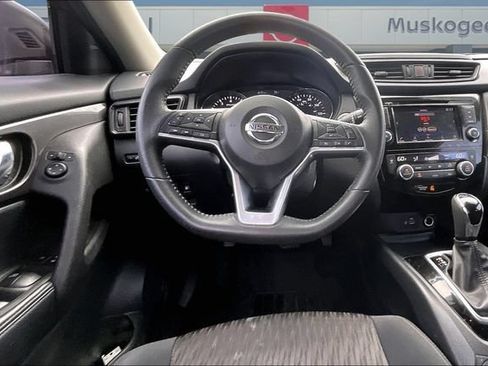 Used 2019 Nissan Rogue SV FWD image 8
