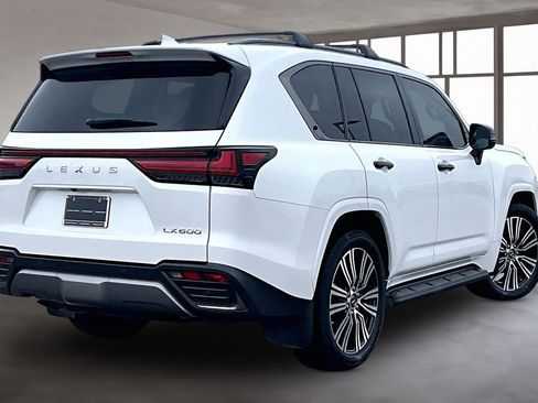 Used 2022 Lexus LX 600 4WD w/ Appearance Package image 2