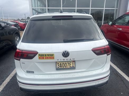 Used 2023 Volkswagen Tiguan SE R-Line image 12