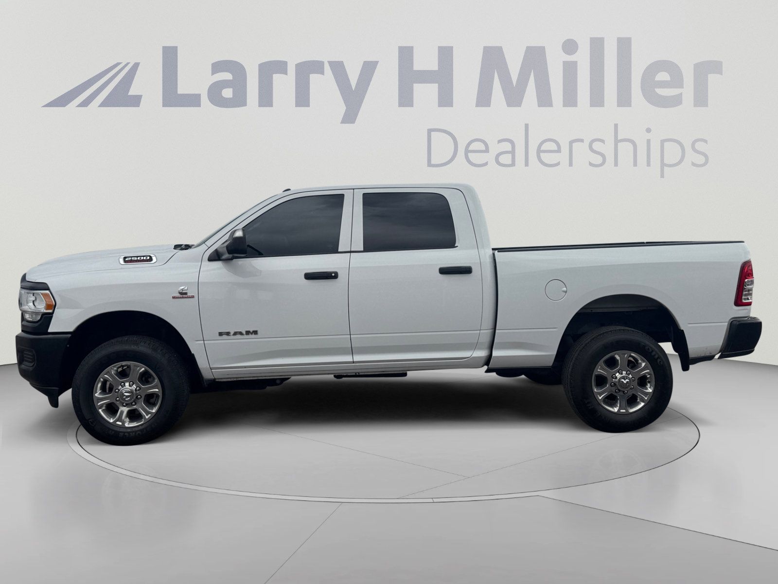 Used 2021 RAM 2500 Tradesman AWD/4WD image 2
