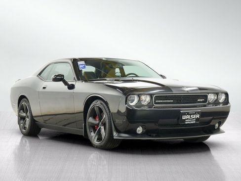 Used 2009 Dodge Challenger SRT8 w/ SRT Option Group II RWD image 7