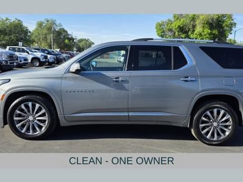 Used 2023 Chevrolet Traverse Premier AWD/4WD image 1