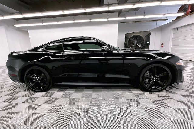 Used 2021 Ford Mustang GT Premium w/ Black Accent Package RWD image 14