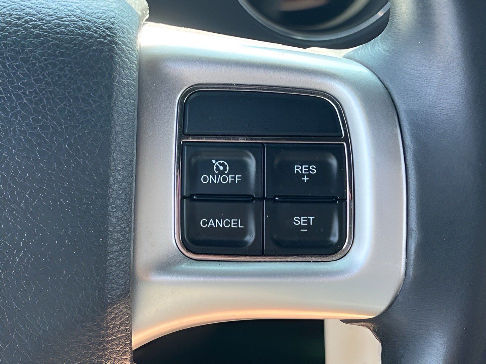 Used 2013 Dodge Challenger SXT RWD image 15