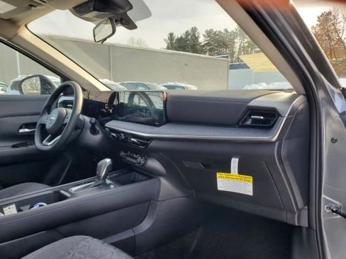 New 2026 Nissan Kicks SV image 11