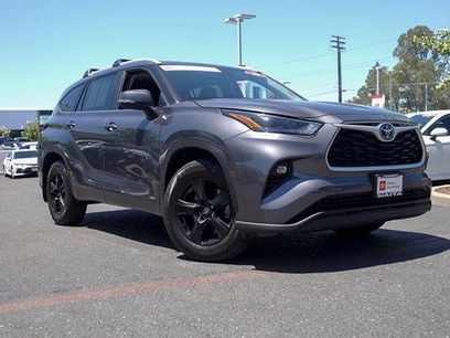 Certified 2025 Toyota Highlander XLE