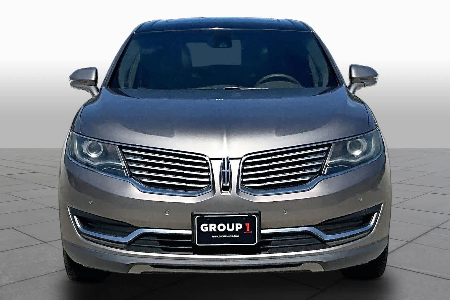 Used 2016 Lincoln MKX Reserve w/ Technology Package FWD image 4