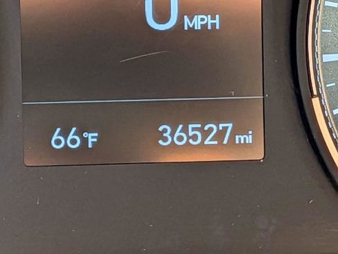 Used 2022 Hyundai Venue SEL image 20