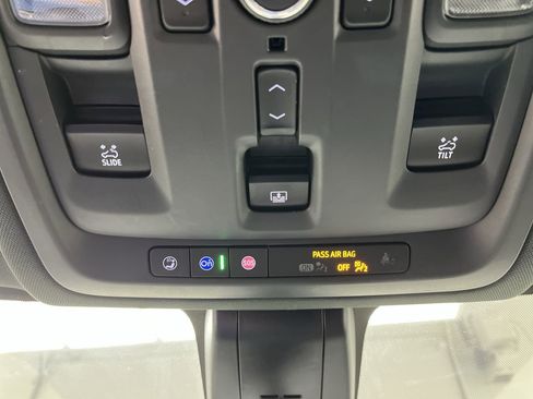 Used 2021 Chevrolet Suburban Premier w/ Premium Package AWD/4WD image 30