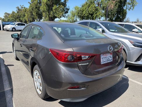 Used 2017 MAZDA MAZDA3 Sport FWD image 10