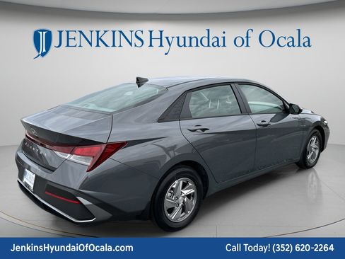 New 2026 Hyundai Elantra SEL Sport Premium FWD image 3