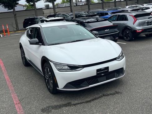 Certified 2024 Kia EV6 Light AWD/4WD image 7