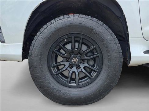 Used 2022 Lexus GX 460 w/ Black Line Special Edition AWD/4WD image 24