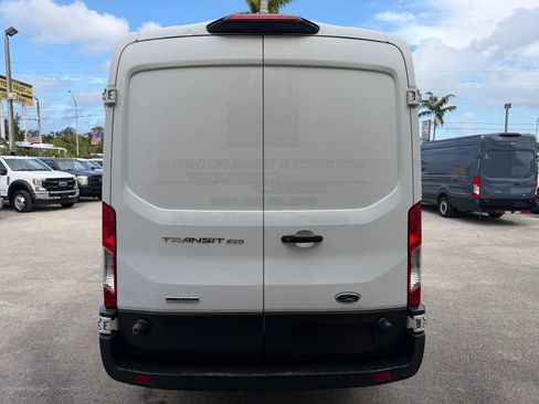 Used 2018 Ford Transit 250 148 Medium Roof w/ Interior Upgrade Package RWD image 4