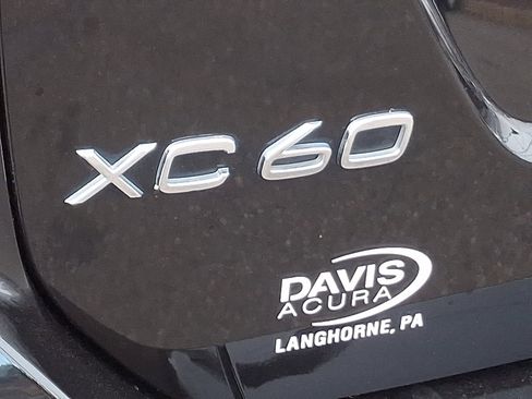 Used 2017 Volvo XC60 T6 Dynamic w/ Preferred Option Package image 31