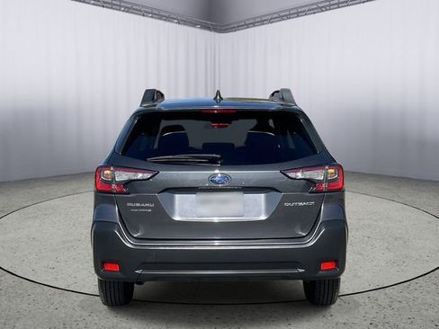 Used 2025 Subaru Outback Premium AWD/4WD image 8