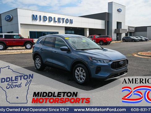 Used 2023 Ford Escape Active w/ Tech Pack #2 AWD/4WD image 1