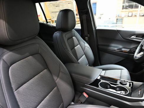 New 2026 Chevrolet Equinox LT w/ Convenience Package II image 8