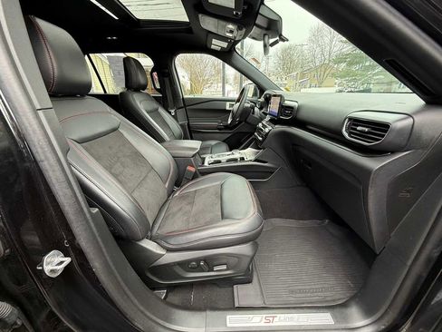 Used 2024 Ford Explorer ST-Line w/ Class IV Trailer Tow Package image 41