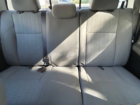 Used 2018 Toyota Tacoma SR5 RWD image 13