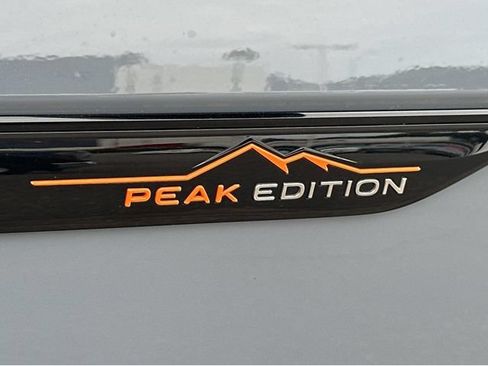 Used 2024 Volkswagen Atlas Peak Edition SE AWD/4WD image 16