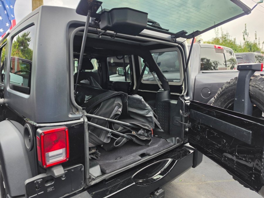 Used 2018 Jeep Wrangler Unlimited Sport AWD/4WD image 25