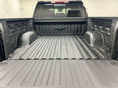 Used 2025 Chevrolet Silverado 1500 LTZ w/ LTZ Convenience Package II AWD/4WD image 24