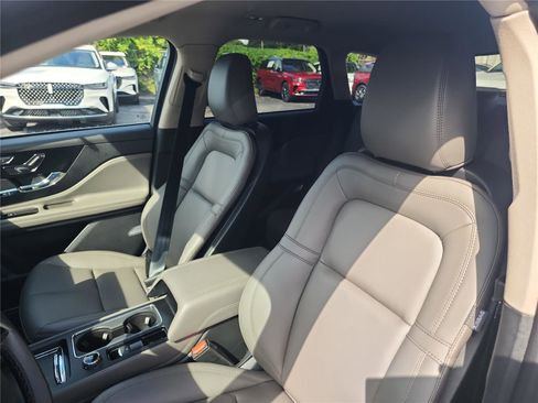 New 2026 Lincoln Corsair Premiere image 17