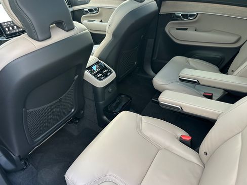 New 2026 Volvo XC90 T8 Ultra w/ Lounge Package AWD/4WD image 10