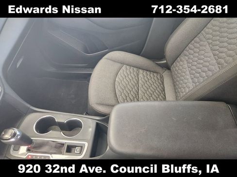 Used 2019 Chevrolet Equinox LT image 31