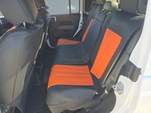Used 2025 Jeep Gladiator Mojave image 12