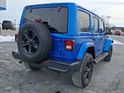 Used 2021 Jeep Wrangler Unlimited Sahara AWD/4WD image 6