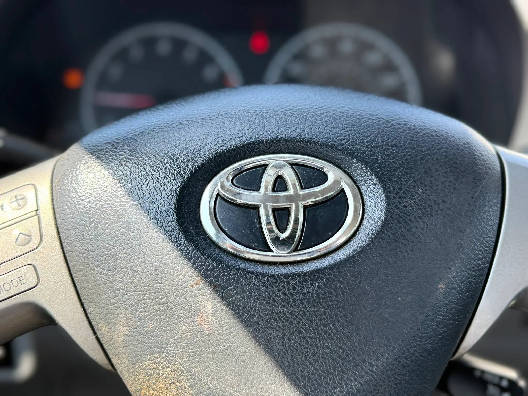 Used 2012 Toyota Corolla LE FWD image 29