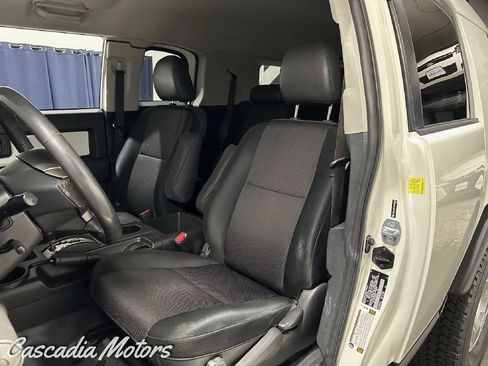 Used 2010 Toyota FJ Cruiser 4WD image 9