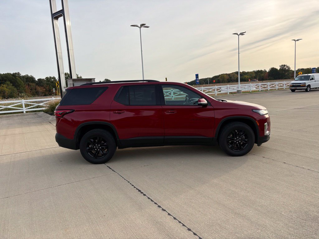 Used 2024 Chevrolet Traverse LT FWD image 7