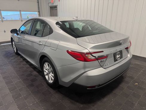 Used 2025 Toyota Camry LE w/ Convenience Package FWD image 4