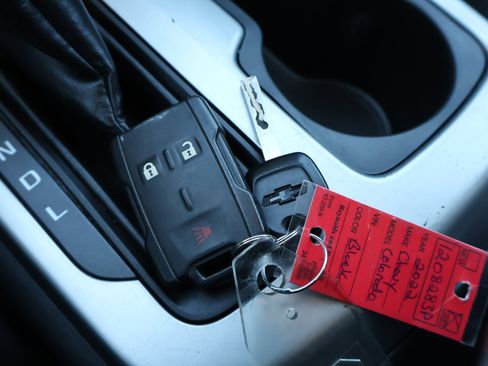 Used 2022 Chevrolet Colorado LT w/ Fleet Safety Package image 21