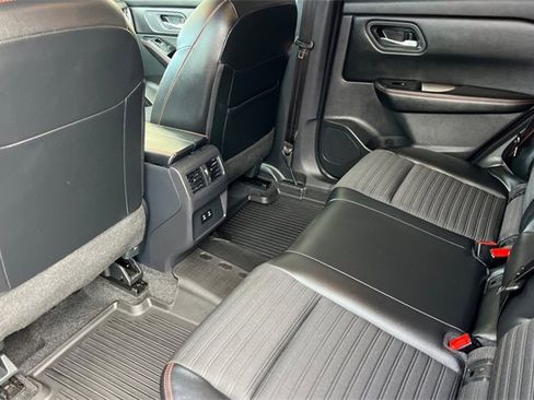 Used 2025 Nissan Rogue Rock Creek image 16