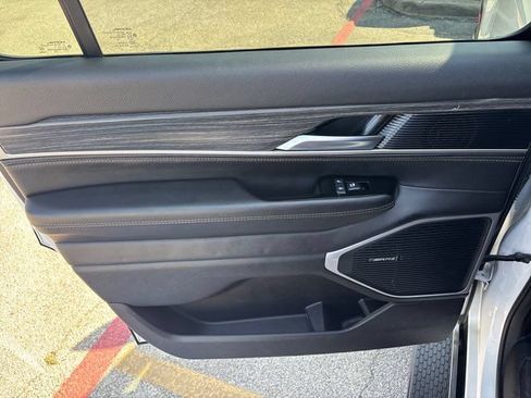 Used 2024 Jeep Wagoneer Series II w/ Flexible Seating Group RWD image 33