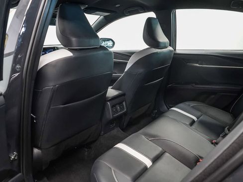 Used 2025 Toyota Camry SE image 18