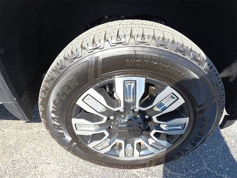 Used 2024 GMC Sierra 2500 Denali w/ Denali Reserve Package image 12