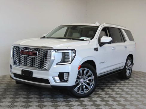 Used 2022 GMC Yukon Denali w/ Denali Ultimate Package AWD/4WD image 1