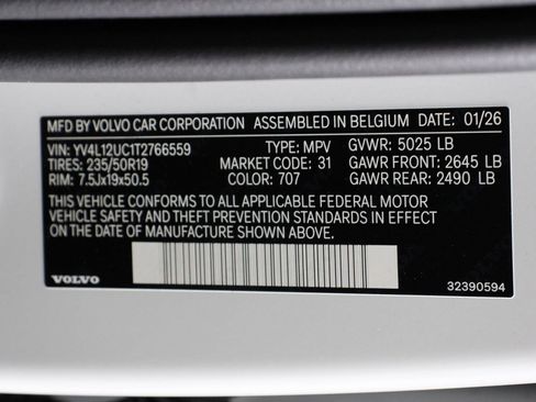 New 2026 Volvo XC40 B5 Plus w/ Climate Package image 18